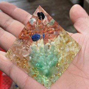 Pyramid for EMF protection// Crystal Healing// Manifest//Chakra Healing // Energ